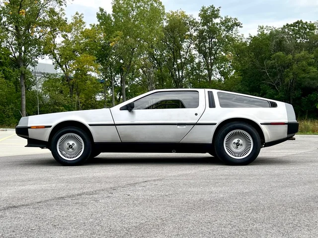 DeLorean DMC-12